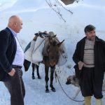 kizildag-yaylasi-mahsur-kalan-aile-5