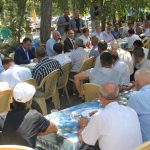 Vali Demirtas, Muhtar ve Vatandaslarla Bir Araya Geldi